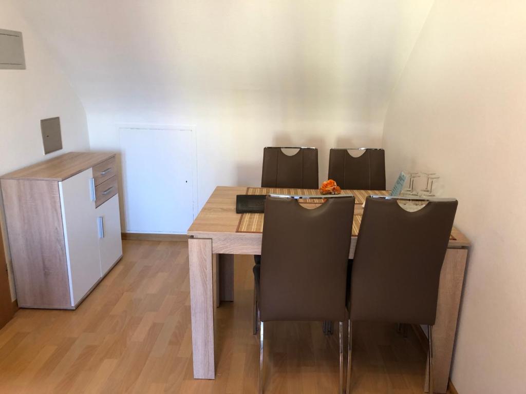 Hotel Rose Heidelberg inklusive Frühstück, Saunanutzung und Parkplätze nach Verfügbarkeit - Resim 31