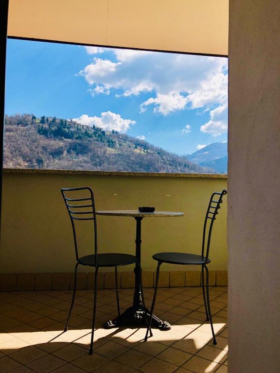 Nespecifikovaný výhled na hory nebo výhled na hory při pohledu z hotelu