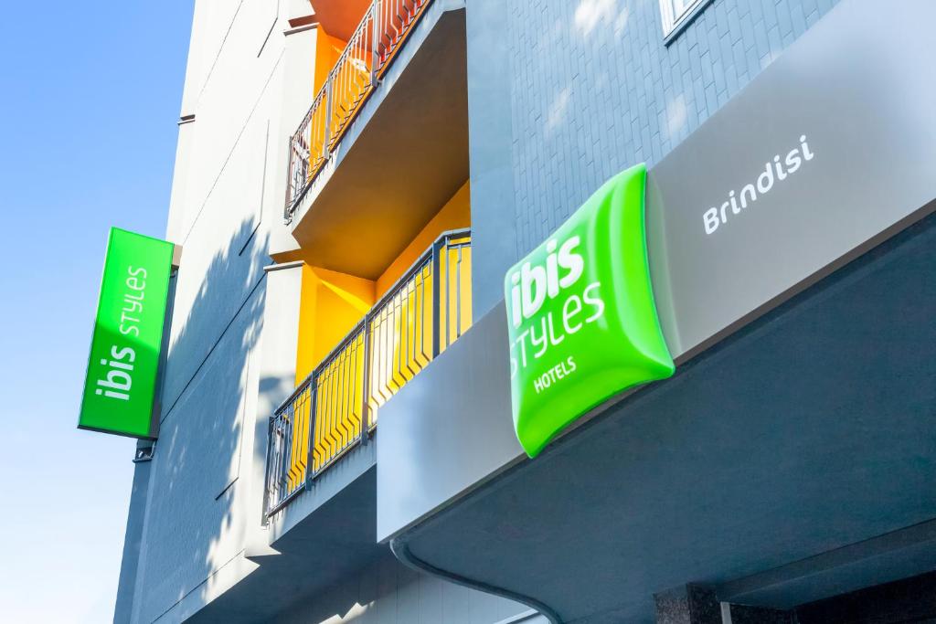 Certifikát, hodnocení, plakát nebo jiný dokument vystavený v ubytování Ibis Styles Brindisi