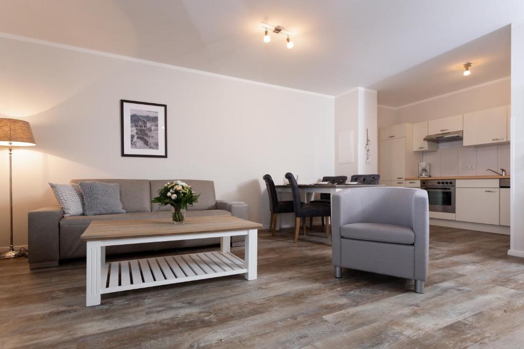 Kuchyň nebo kuchyňský kout v ubytování strandnahe FeWos mit Balkon, Residenz Bel Vital - Kategorie B