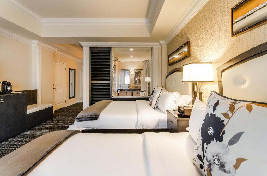 
Classic Queen Room with Two Queen Beds
