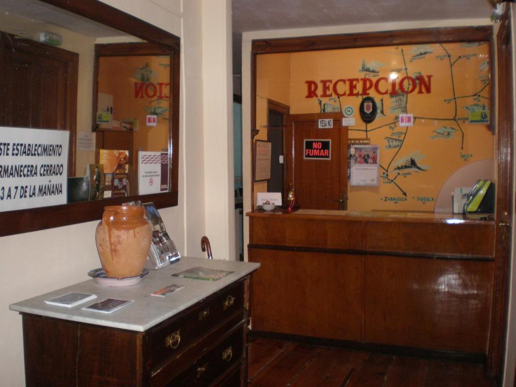 Certifikát, hodnocení, plakát nebo jiný dokument vystavený v ubytování Hostal Paris