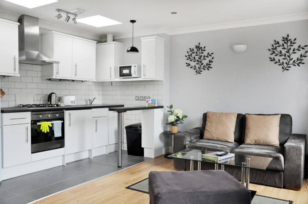 Lamington Apartments - Hammersmith - One-Bedroom Apartment With Garden