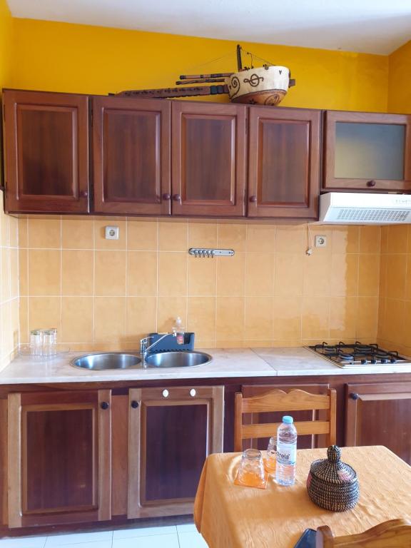 Kuchyň nebo kuchyňský kout v ubytování Casa D'Mar