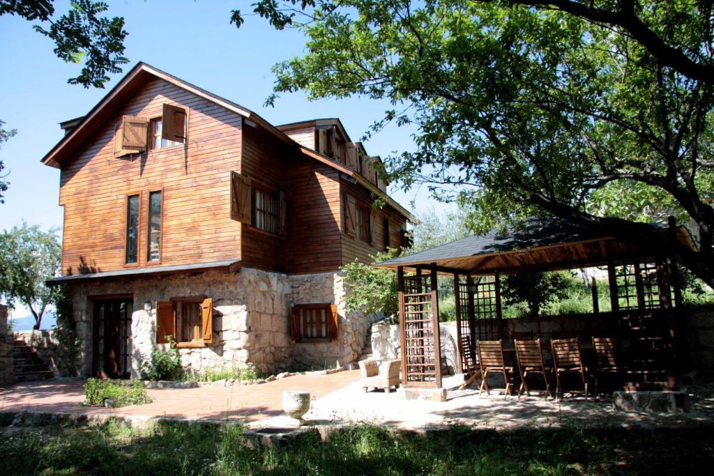 The building in which a szállodákat is located