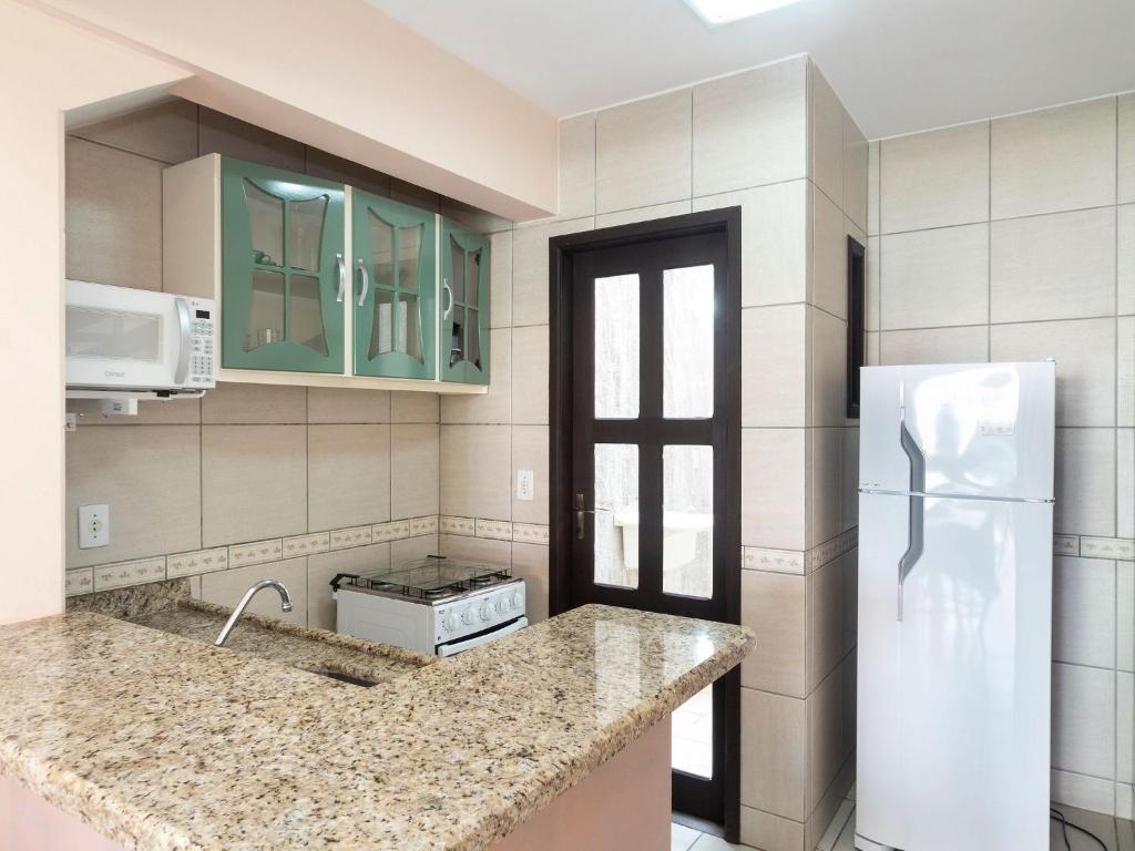  Apartamento 2 Dormitórios A 190 Metros Da Praia De Bombas - AN 07