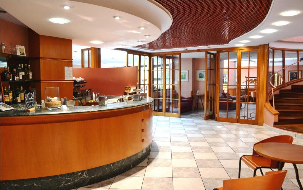 Hol lub bar w obiekcie Hotel Colonne