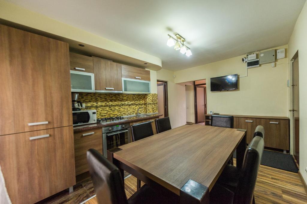 Apartament Carol Davila - Three-Bedroom Apartment