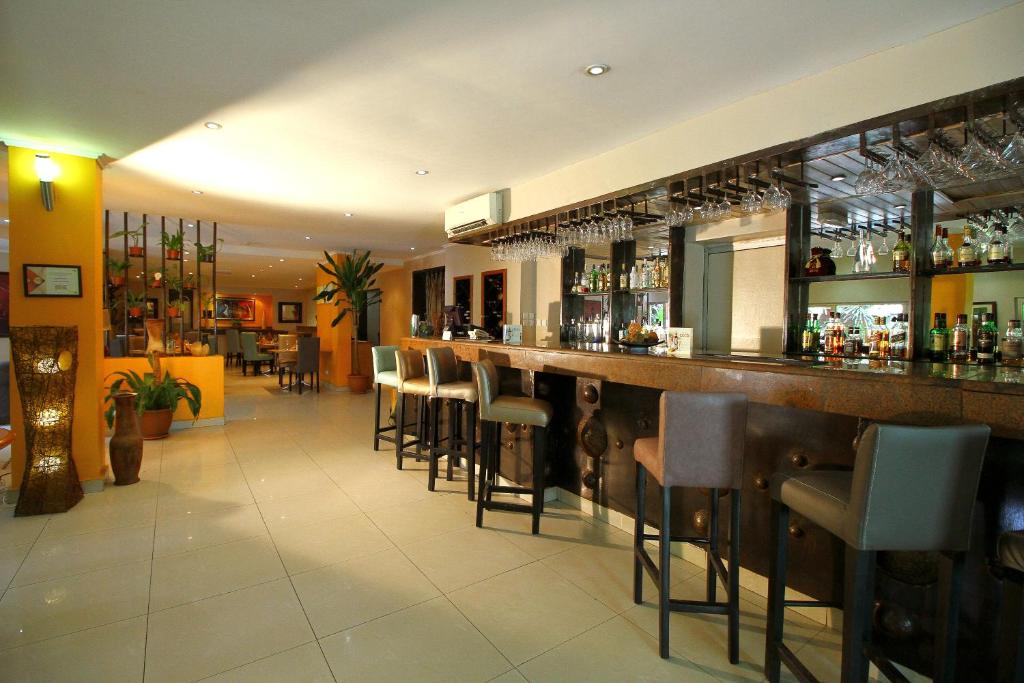 Lounge nebo bar v ubytování La Cour Hotels and Apartments Cooper