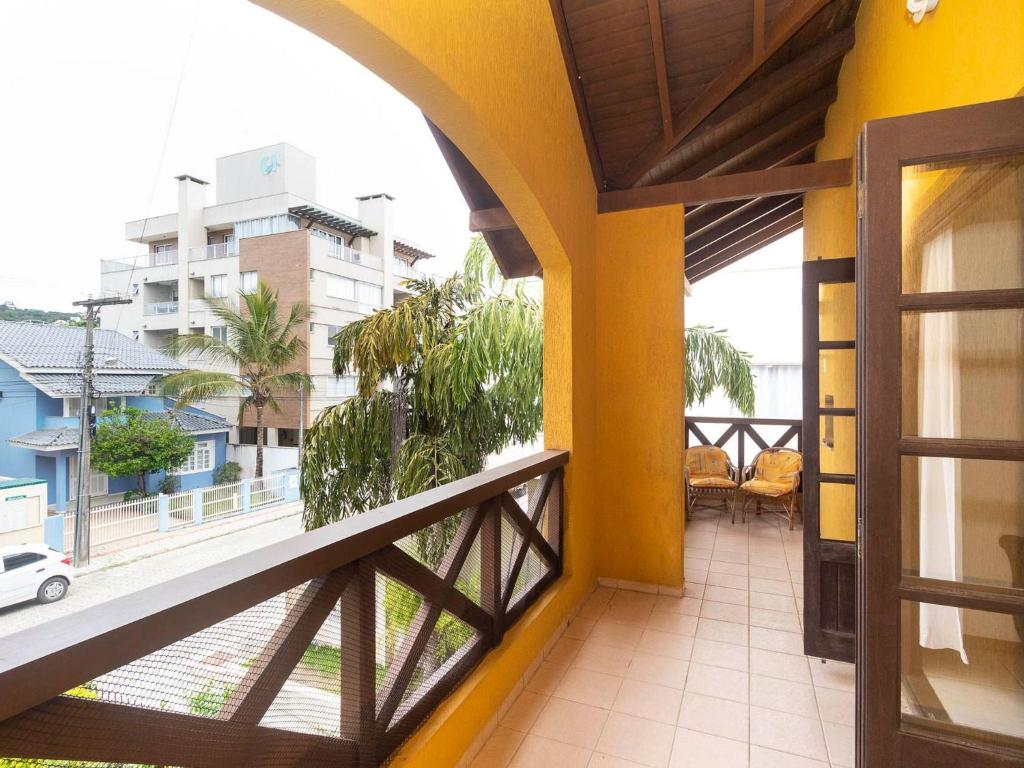  Apartamento p/ 8 Pessoas na Praia Bombas - AN 09