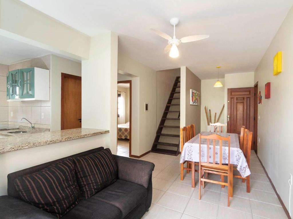  Apartamento p/ 8 Pessoas na Praia Bombas - AN 09