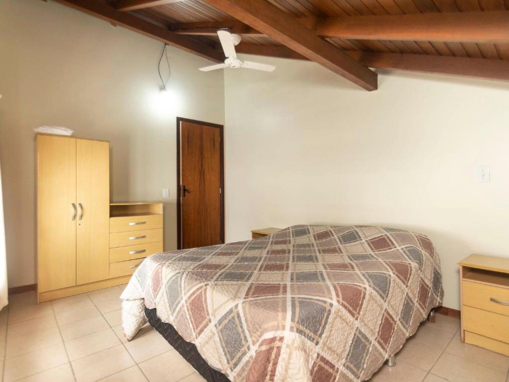  Apartamento p/ 8 Pessoas na Praia Bombas - AN 09