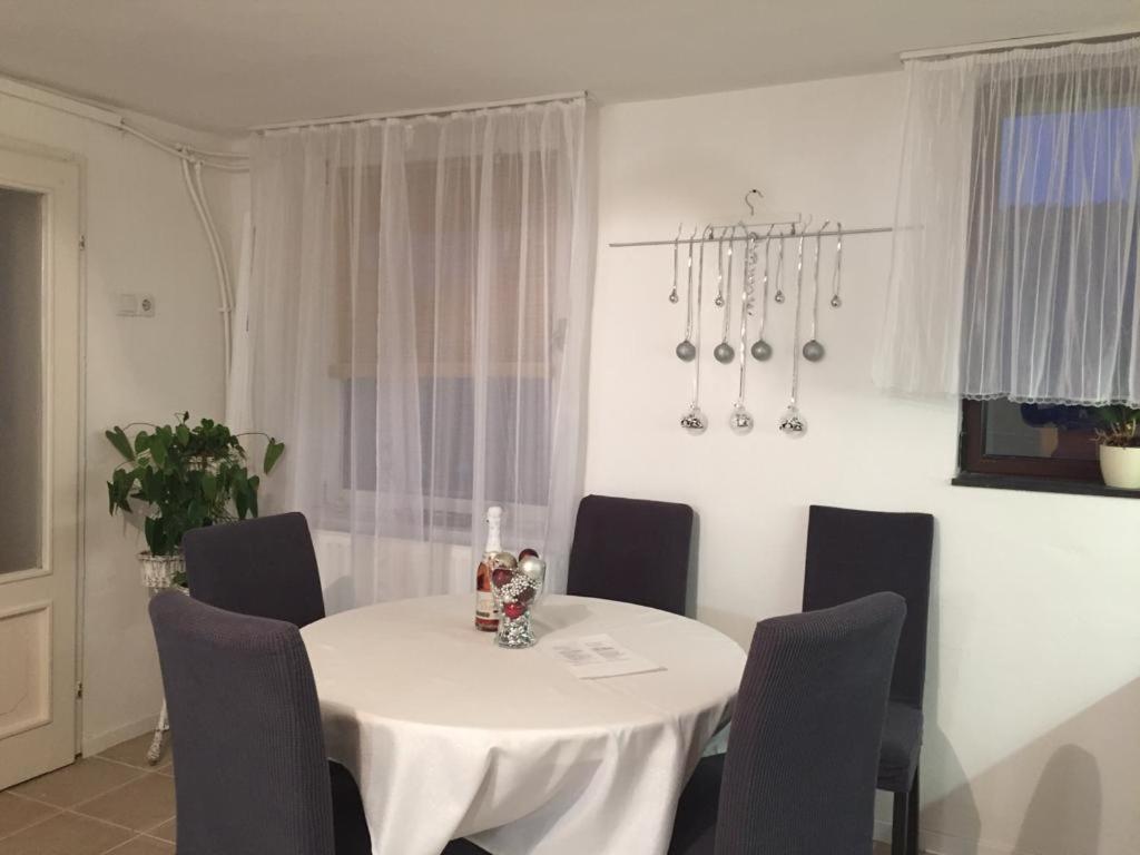 Posedenie v ubytovaní Piknik Apartmant