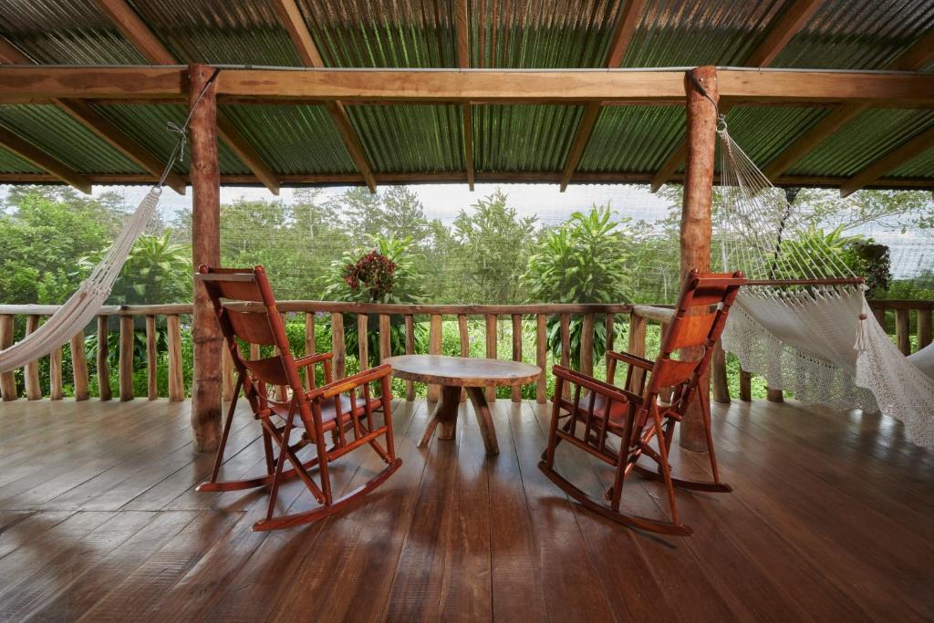 Balkón nebo terasa v ubytování Finca Amistad Cacao Lodge