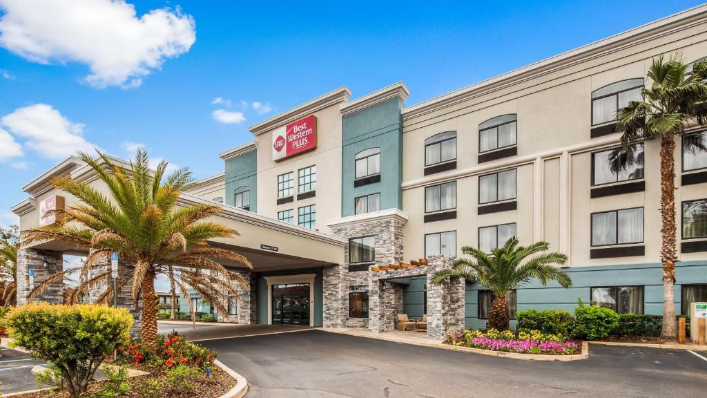 a rendering of the front of the hotel at Best Western Plus St. Augustine I-95 in Saint Augustine