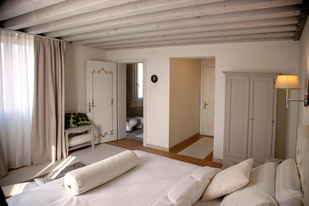 Villa Cornaro Tourist Suites - Deluxe Doppel- Oder Zweibettzimmer