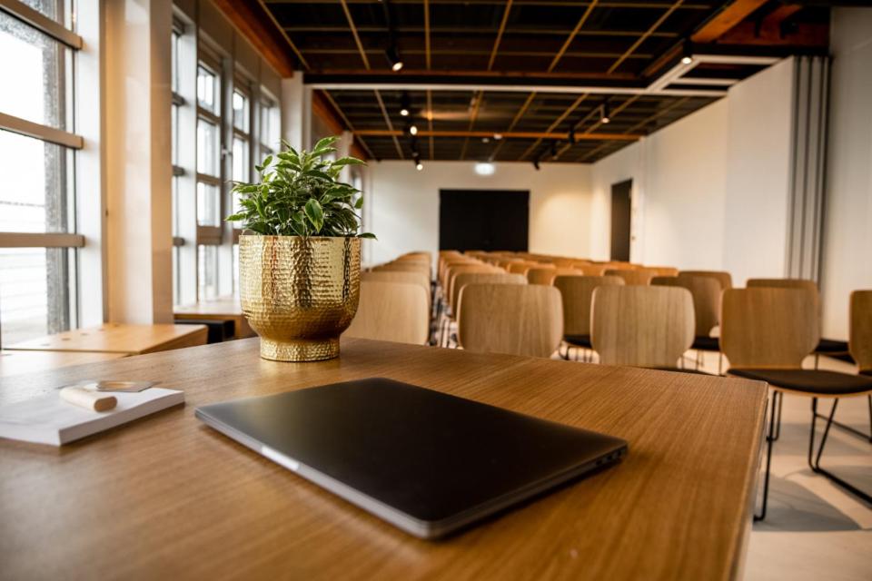 GINN Hotel Hamburg Elbspeicher - Resim 38