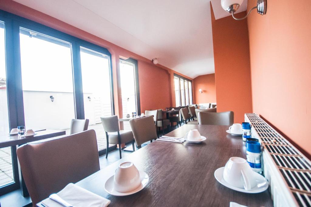 Posezení v ubytování Hotel Turmfalke 24H Check In