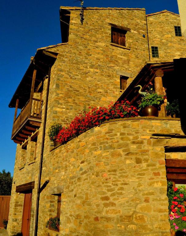 Casa Rural Pedro - Artieda, Pirineo (España Artieda ...
