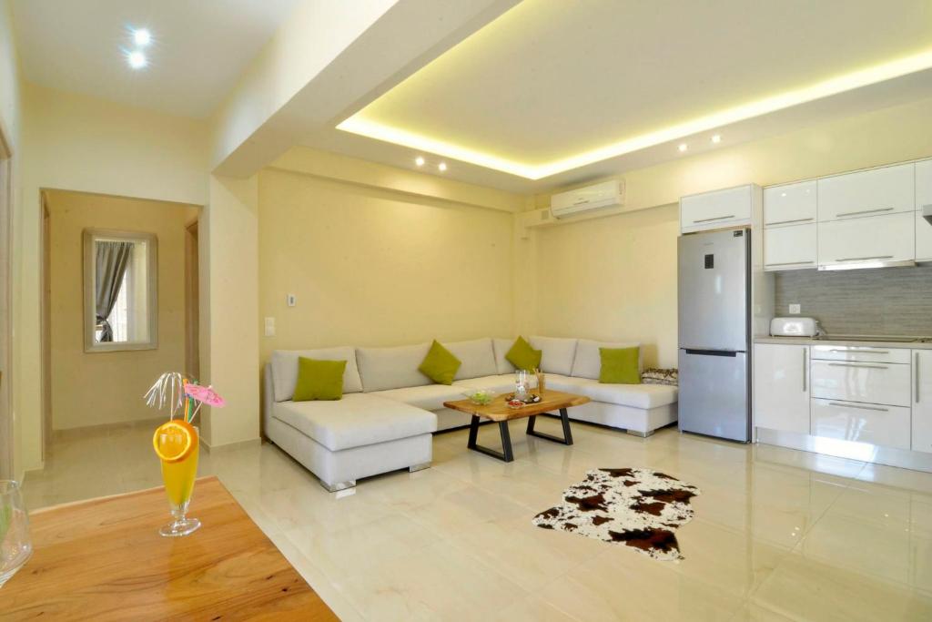 A kitchen or kitchenette at Katoi Apartment 1 Agios Georgios Pagoi