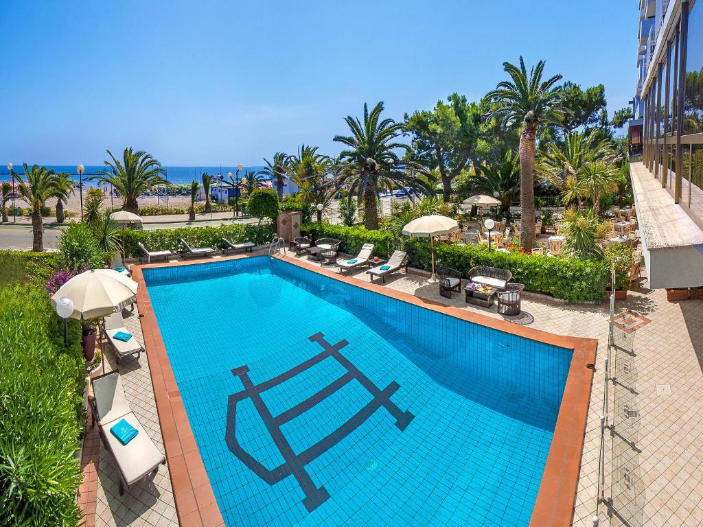 The swimming pool at or close to Hotel Corallo