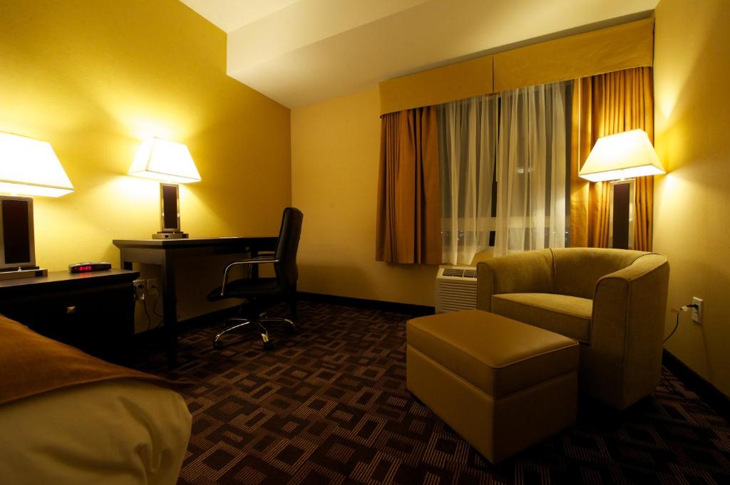 
Queen Room with Two Queen Beds - Non-Smoking
