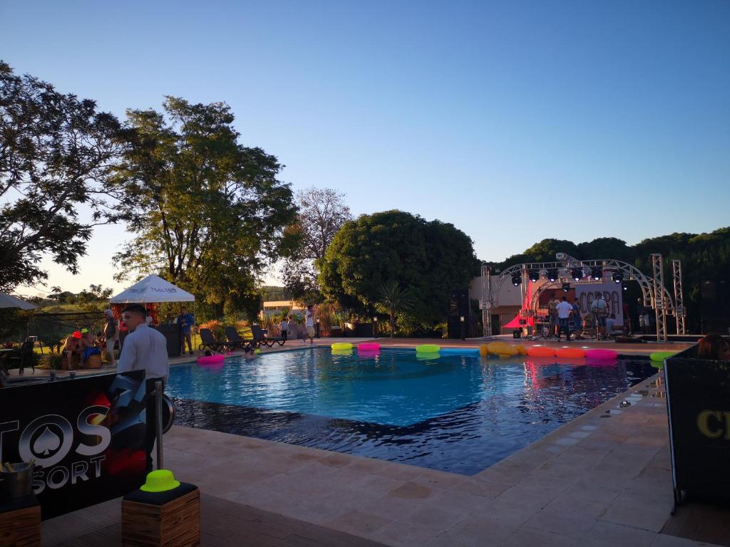 Bazén v ubytování 7 Saltos Resort nebo v jeho okolí