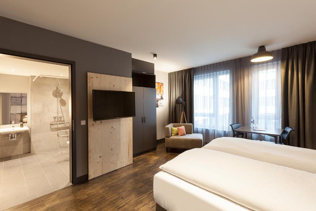 
Lounge Accessible Room
