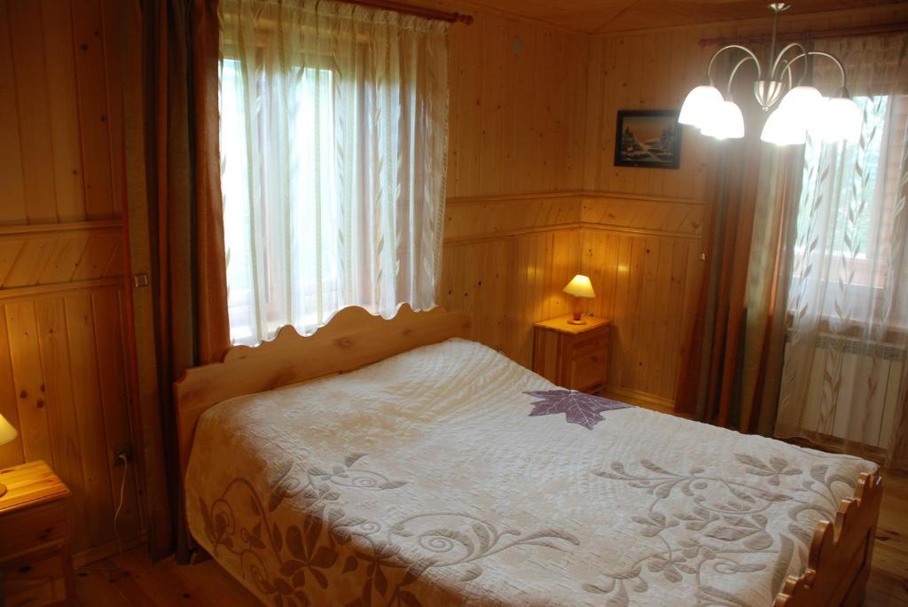 Kraevyd Hotel - Apartment With Terrace