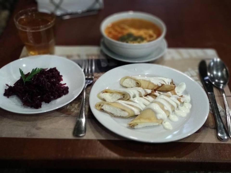 Jídlo v hotelu nebo okolí