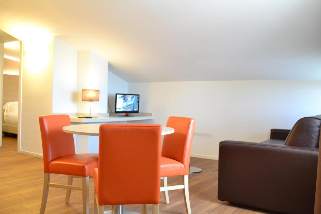 Telewizja i/lub zestaw kina domowego w obiekcie Hotel Colonne