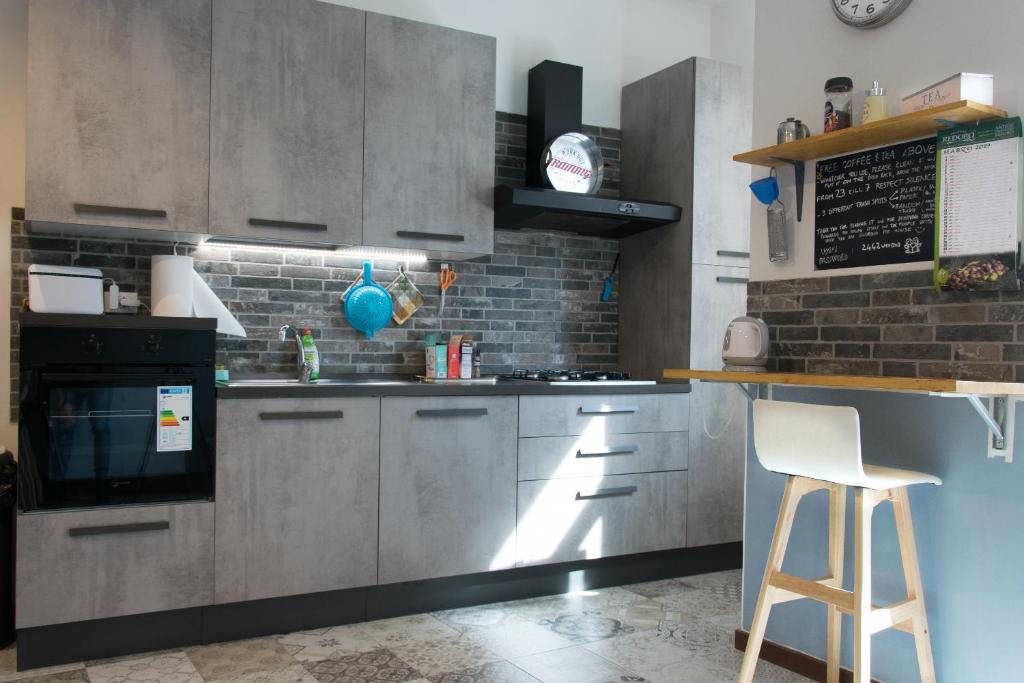 Una cocina o zona de cocina en Posada Verona Hostel