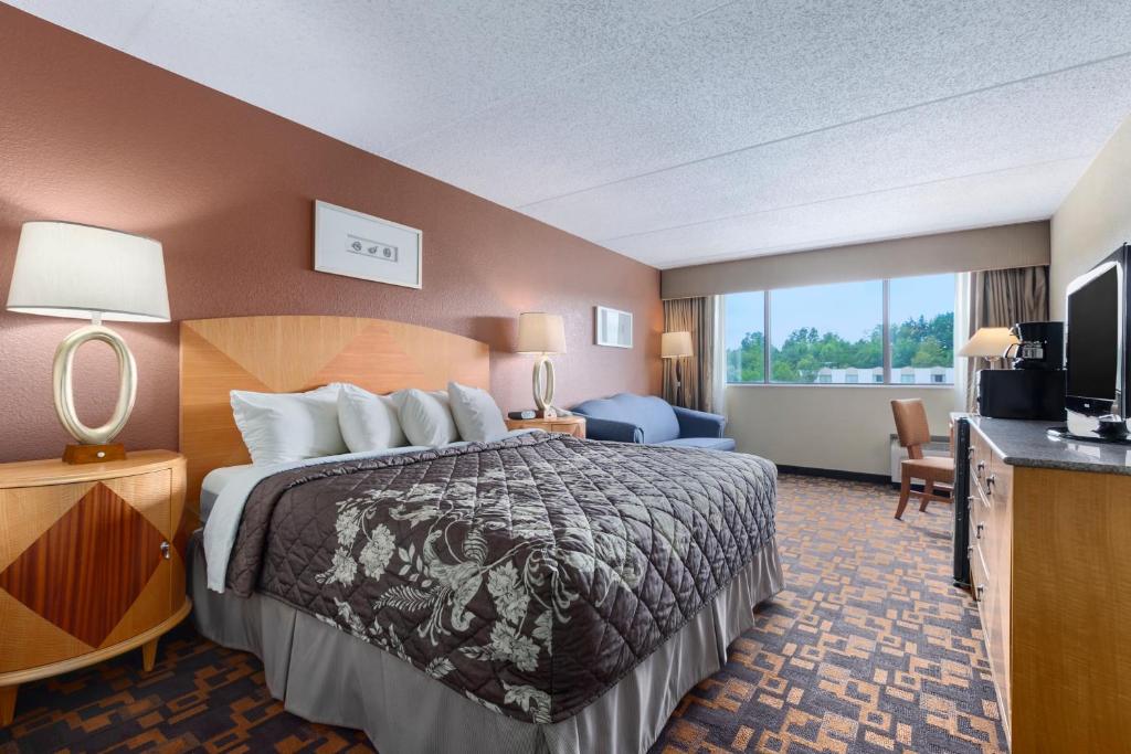 Postel nebo postele na pokoji v ubytování Days Inn by Wyndham Gettysburg