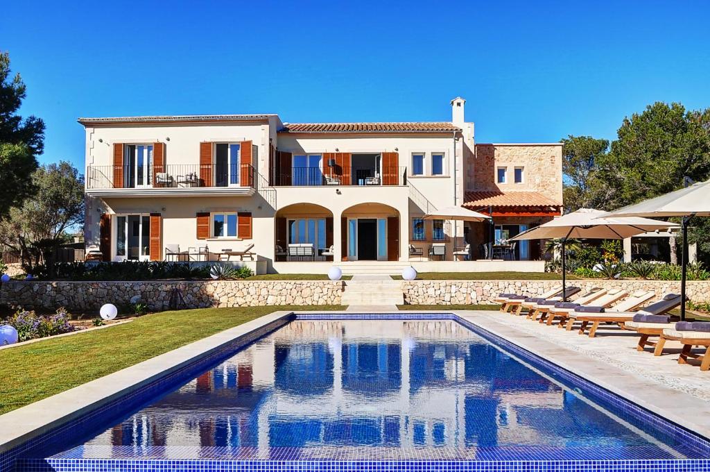 Villa Es Clape, Portocolom, Spain - Booking.com