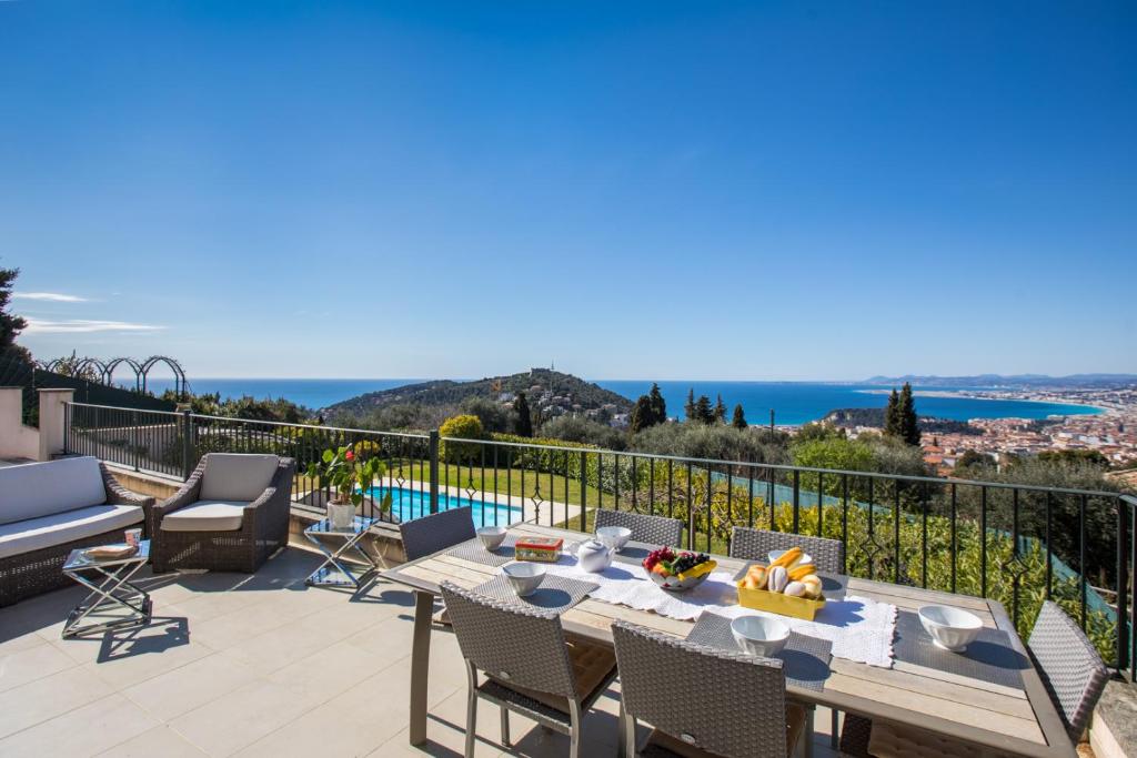 Vinaigrier Hills VI3086 by Riviera Holiday Homes