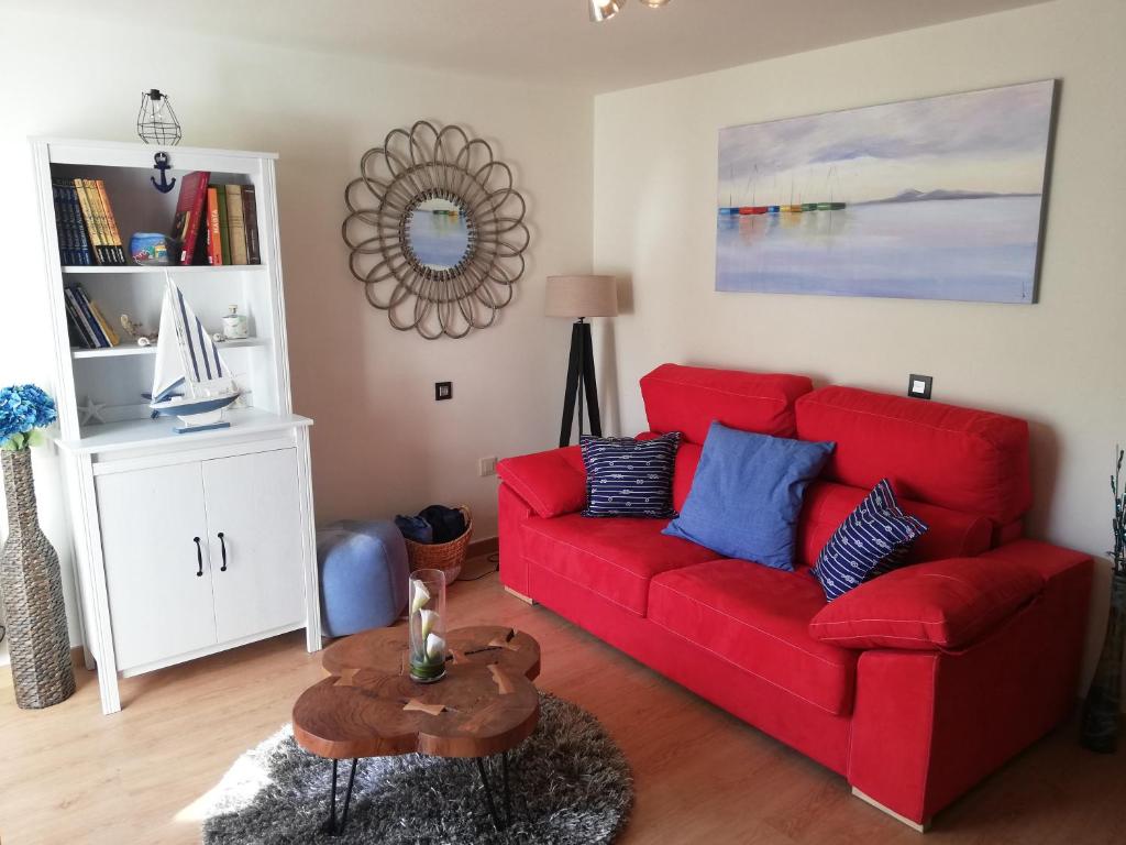 A seating area at Apartamento La Muralla de Llanes