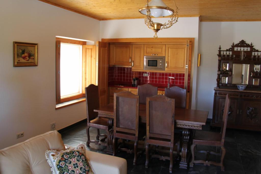 Kuchyň nebo kuchyňský kout v ubytování Casa da Urra