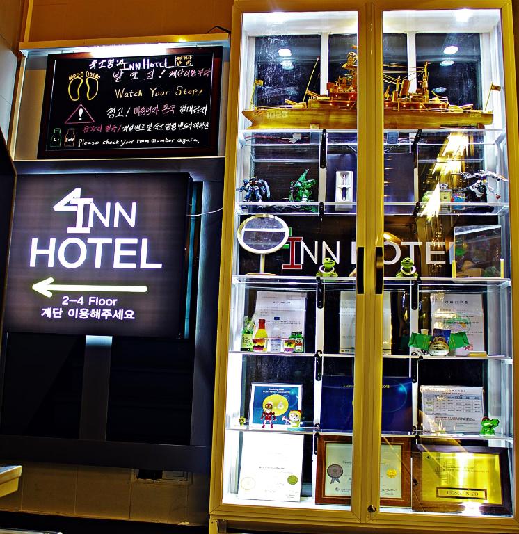 Certifikát, hodnocení, plakát nebo jiný dokument vystavený v ubytování Inn Hotel