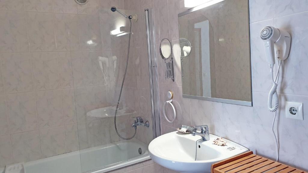 Koupelna v ubytování Hotel Mireia