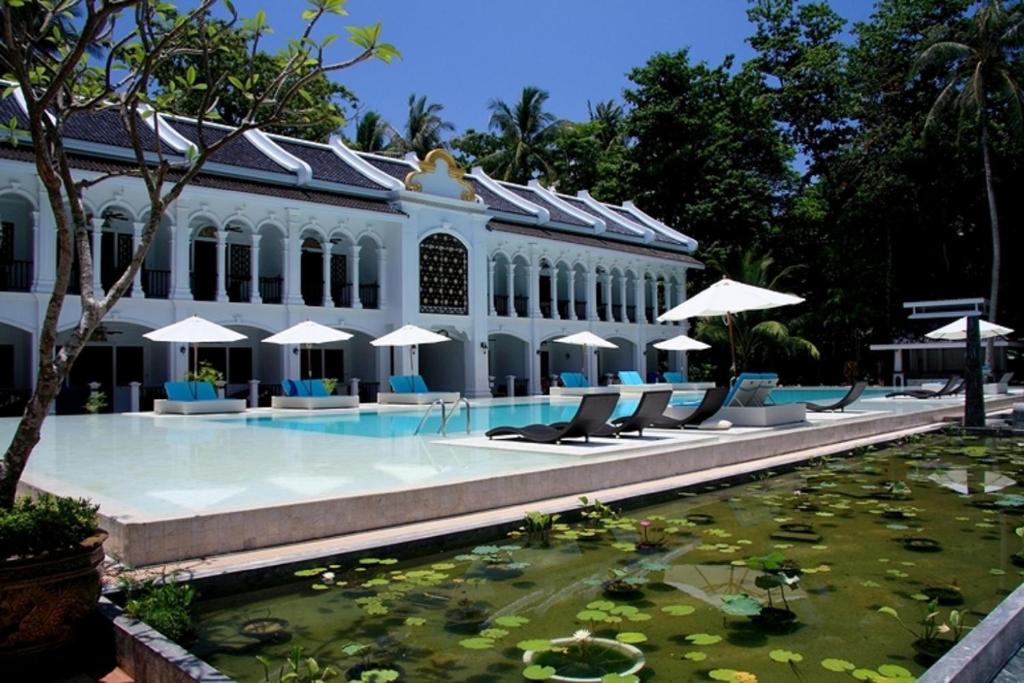 Bazén v ubytování Racha Island Resort (Rayaburi) nebo v jeho okolí