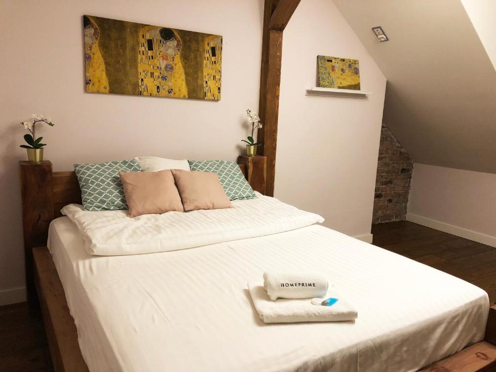 Posteľ alebo postele v izbe v ubytovaní Bednarska 18 - Loft by Homeprime