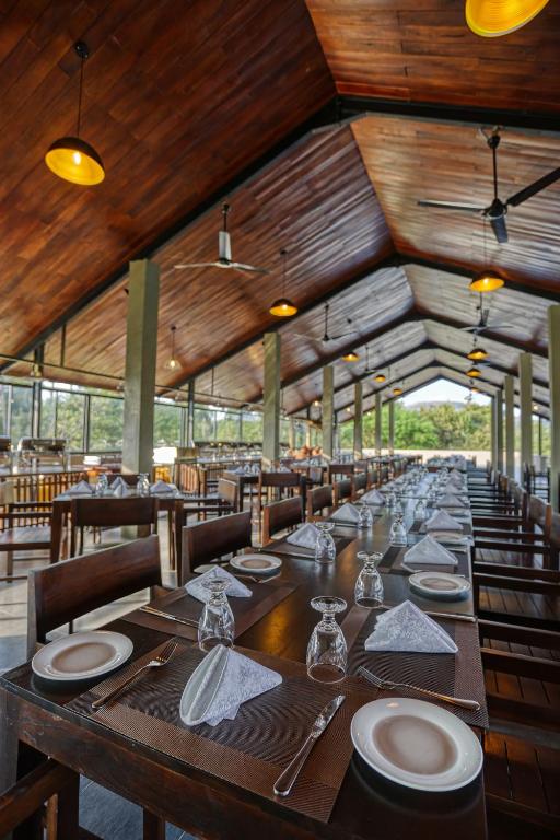 Restaurace v ubytování Tropical Life Resort and Spa