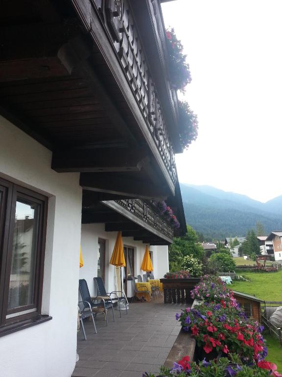 Nespecifikovaný výhled na hory nebo výhled na hory při pohledu z hotelu