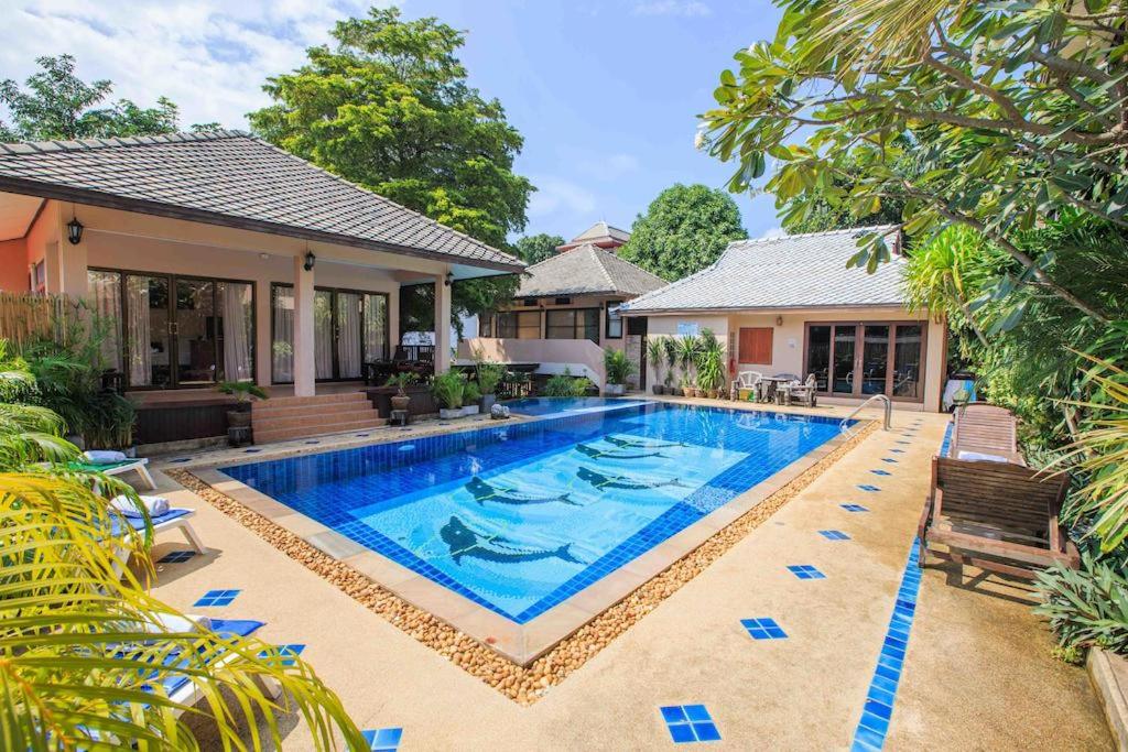 Swimming pool sa o malapit sa Meewaya Hotel