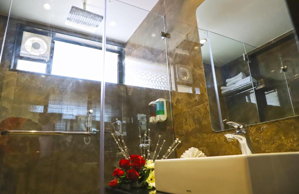 Koupelna v ubytování Sai Neem Tree Hotel