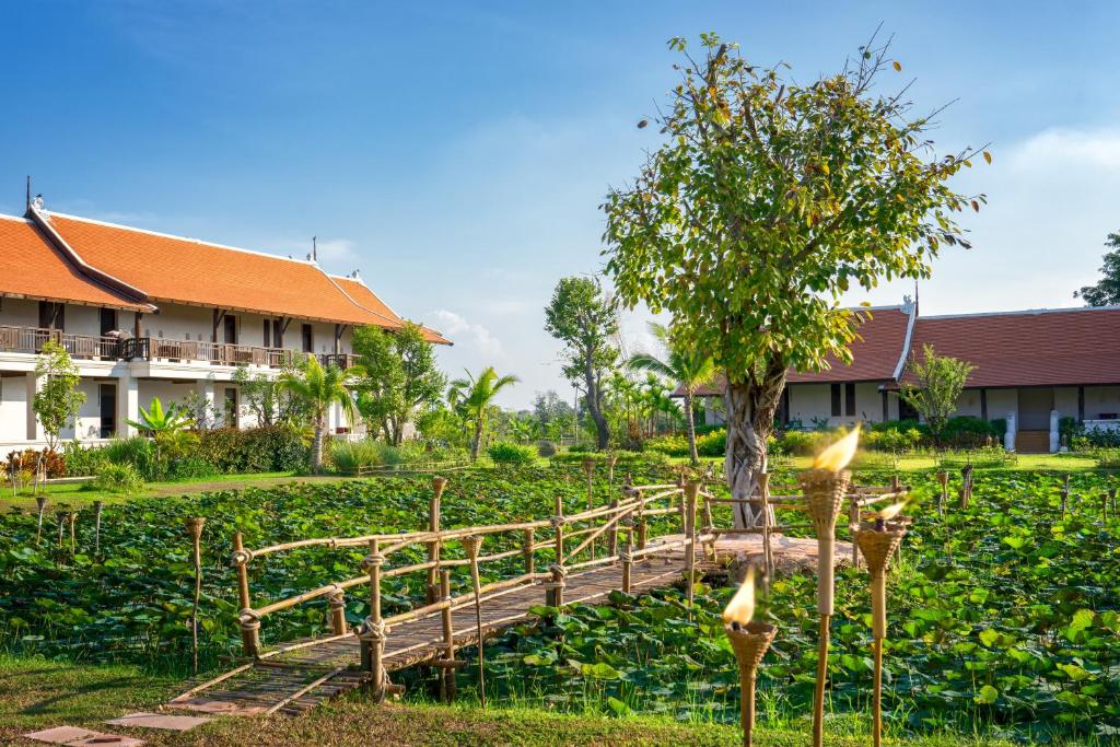 Zahrada ubytování Sriwilai Sukhothai