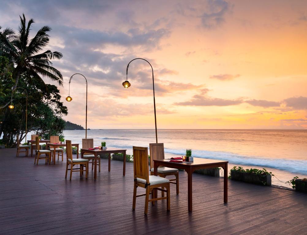 Lombok Beachfront Retreat: Coastal Tranquility Unveiled Lombok Beachfront Retreat: Coastal Tranquility Unveiled