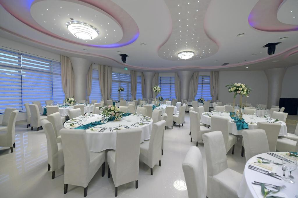 Restaurace v ubytování Garnet Hotel & Event Centar