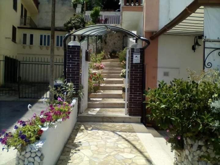 Fotografie z fotogalerie ubytování La Scogliera Bed & Breakfast v destinaci Rodi Garganico