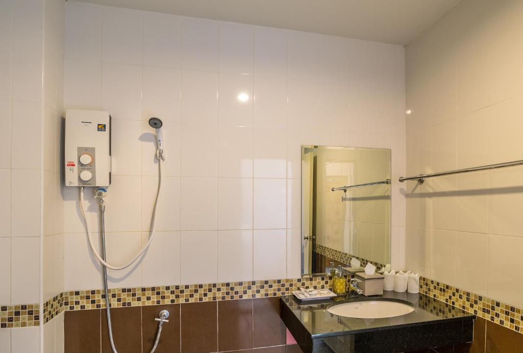 Koupelna v ubytování Krabi Phetpailin Hotel